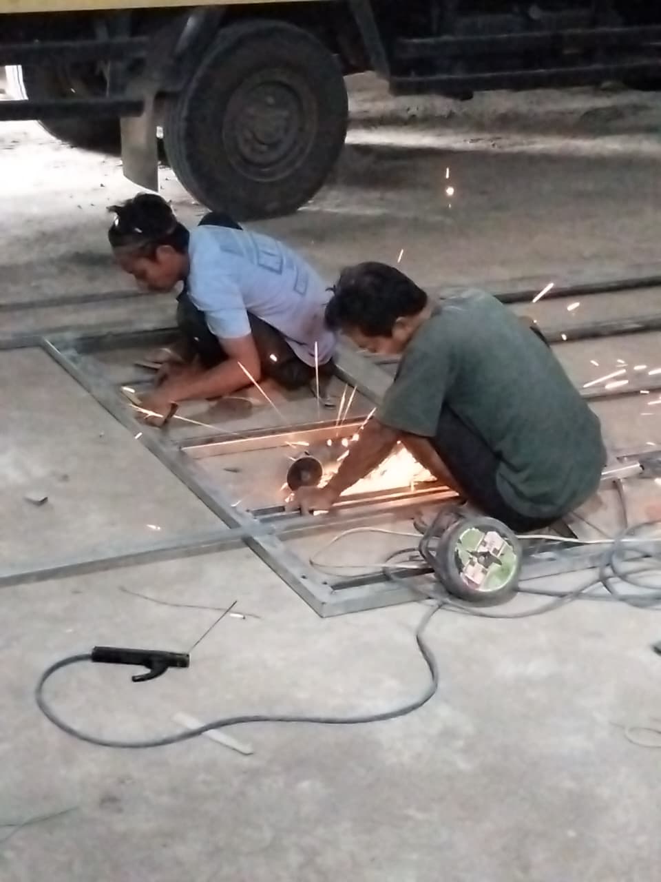 Welding and grinding work